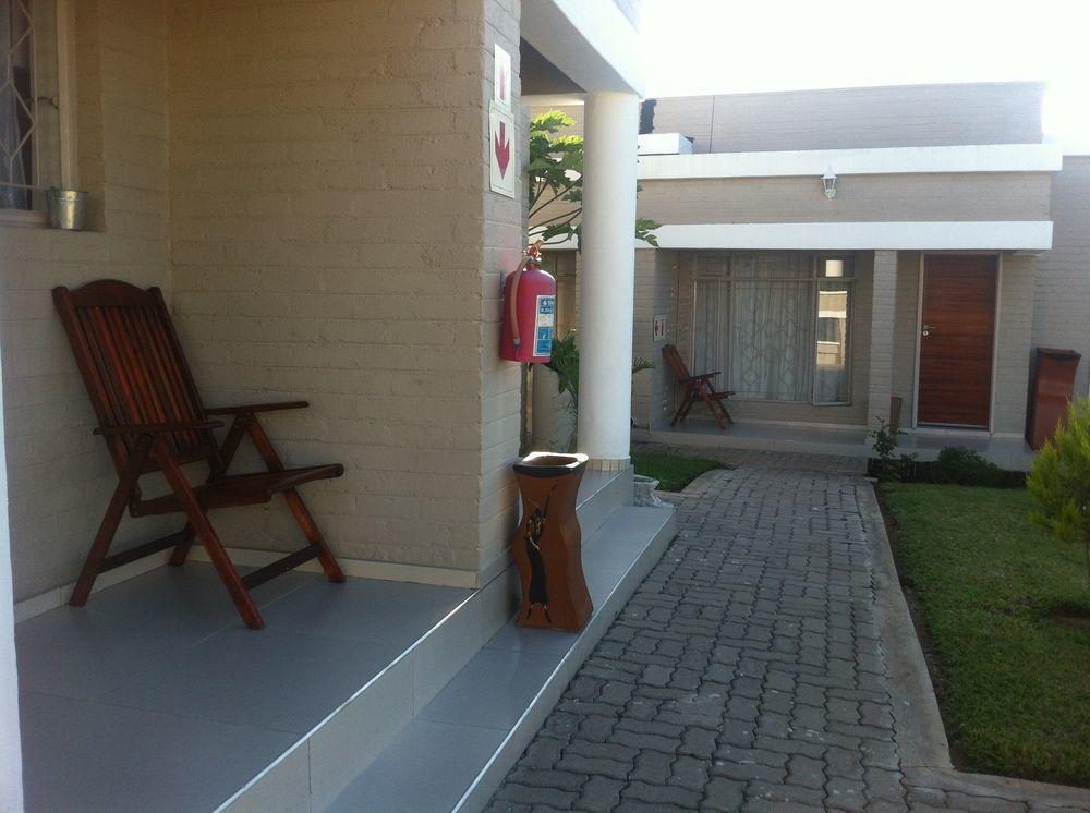Hill View Inn Serowe Extérieur photo