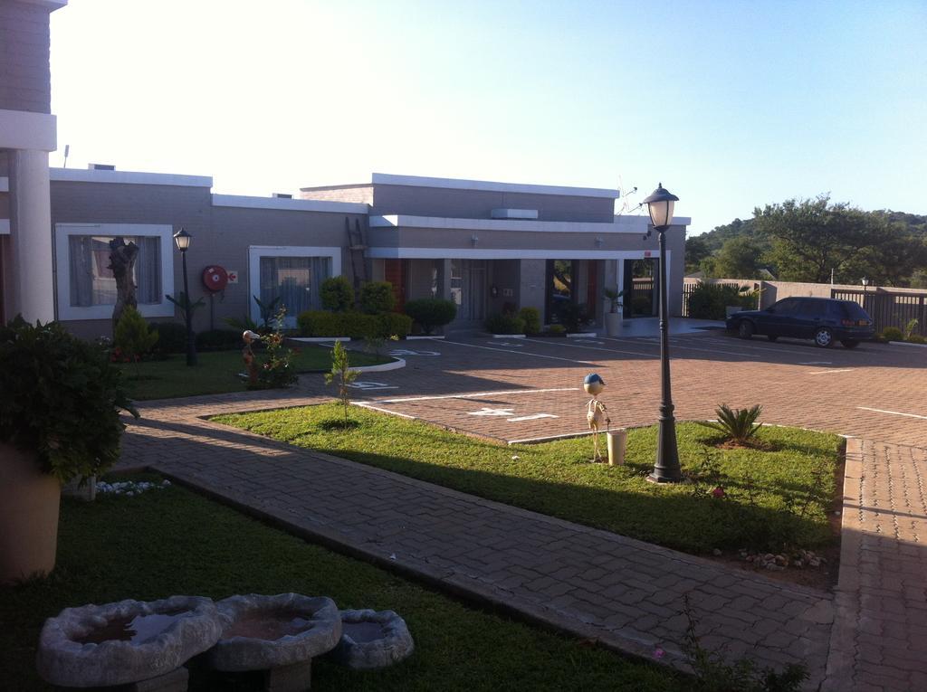 Hill View Inn Serowe Extérieur photo