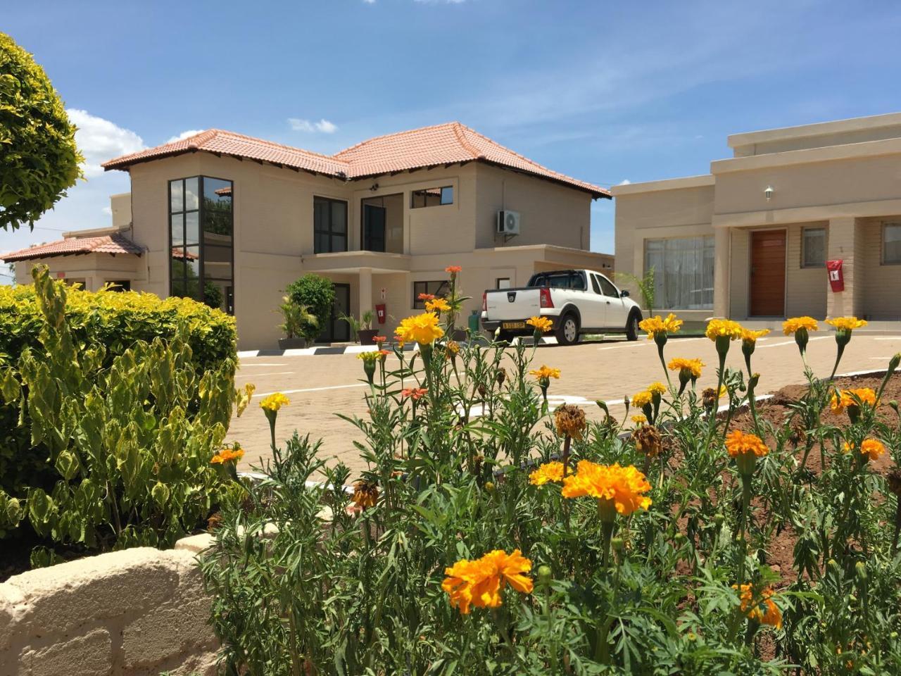 Hill View Inn Serowe Extérieur photo